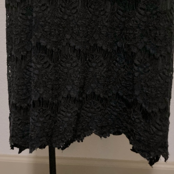 Lace Dainty Jewells Dress🖤 - Picture 4 of 7